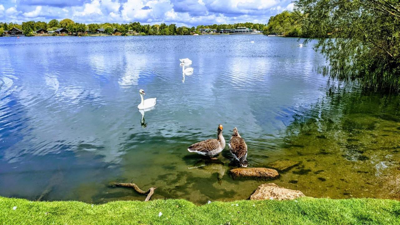 Tattershall Lakes - Merlin Point Hotel Bagian luar foto